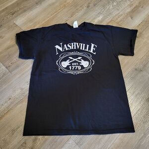 Gildan Nashville Est 1179 Tourist Graphic Crew Neck Tee Shirt Mens Size Medium